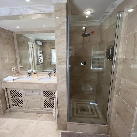 Villa Beautiful 2 Steps From The