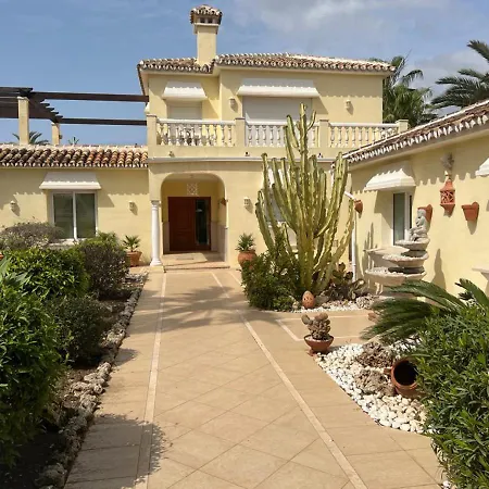 Beautiful 2 Steps From The Marbella