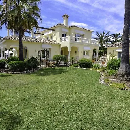 Beautiful 2 Steps From The