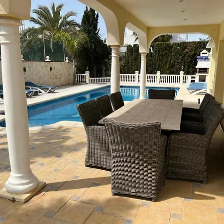 Beautiful 2 Steps From The