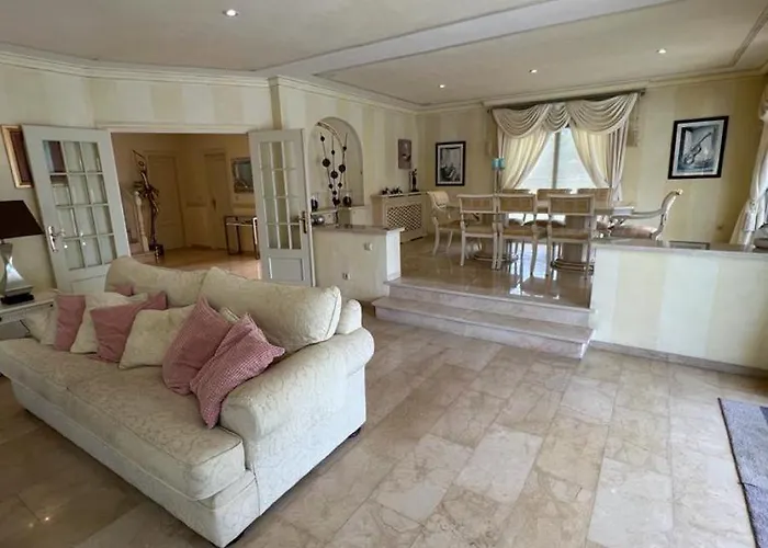 Beautiful 2 Steps From The * Marbella