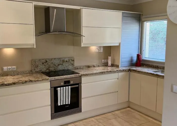 Beautiful 2 Steps From The Willa Marbella