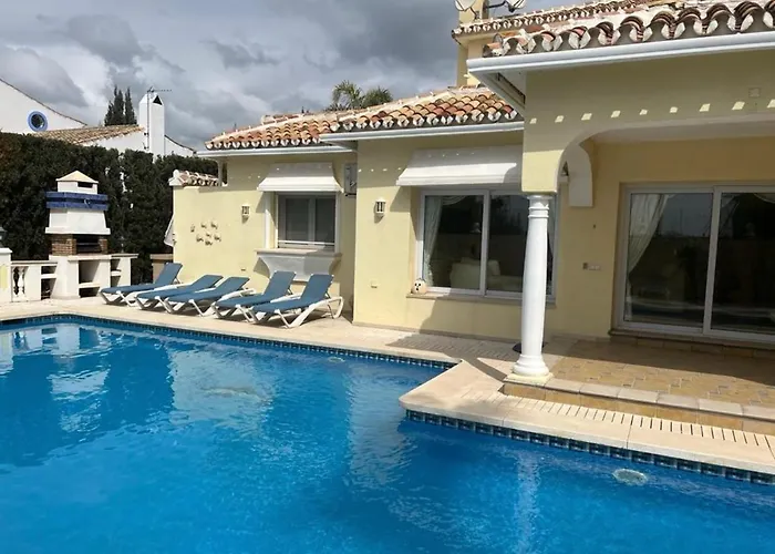 Beautiful 2 Steps From The Willa Marbella